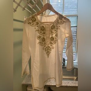 VINTAGE: 60s/70s Long-Sleeved Embroidered Tunic Top (Size 38 EUR/Small US)
